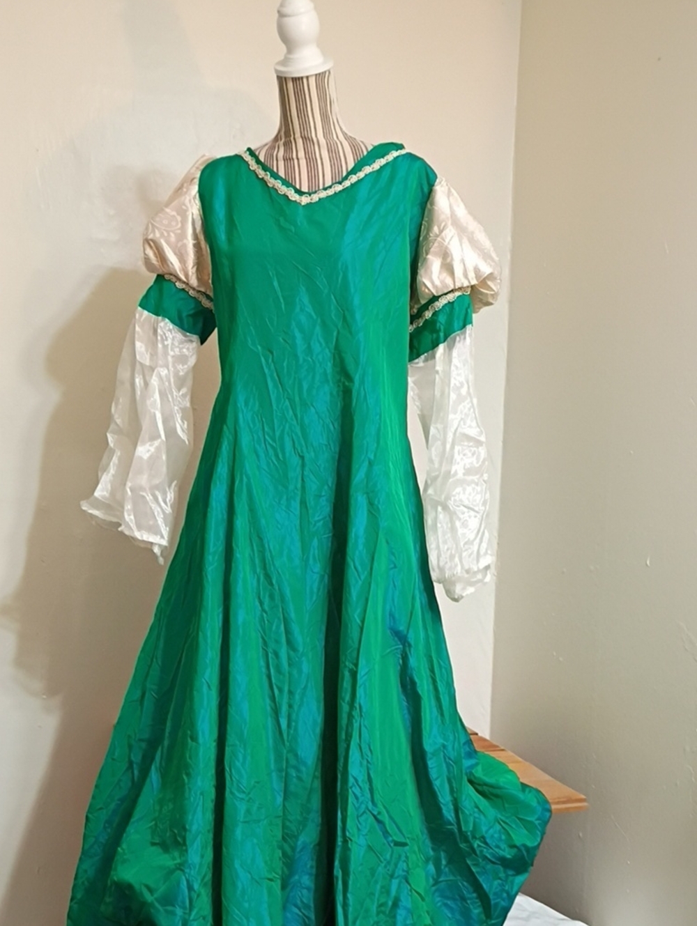 Victorian Green Puff Sleeve Gown Cosplay Costume Fits L-XL